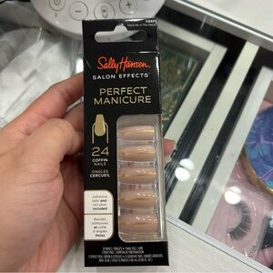 Sally Hansen Press on Nails 💕